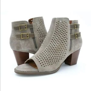 Vionic Aloft Chryssa Side Zip Stacked Heel Booties